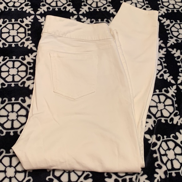 NWOT Torrid White Denim Jeans. - Picture 3 of 8